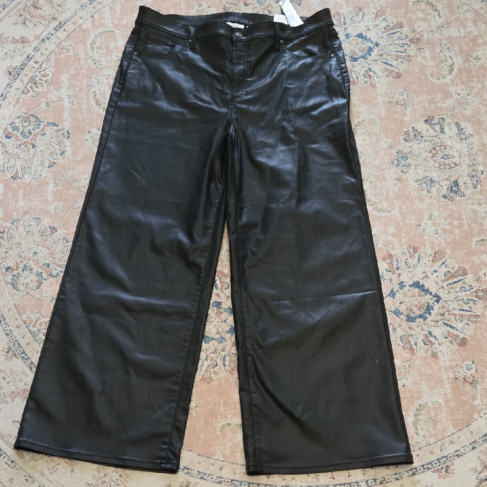 Chico's Black Faux Leather SoSlimming HighRise Wide-Leg Jeans 5 Pocket 18 R New